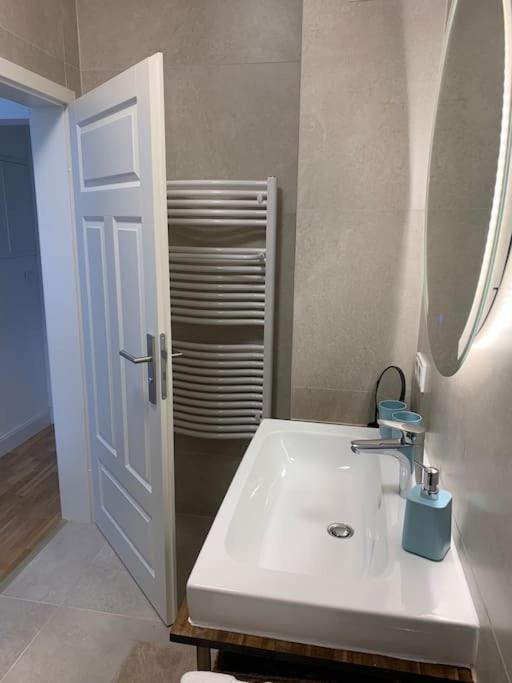 Charmante Altbauwohnung Weinheim Luaran gambar